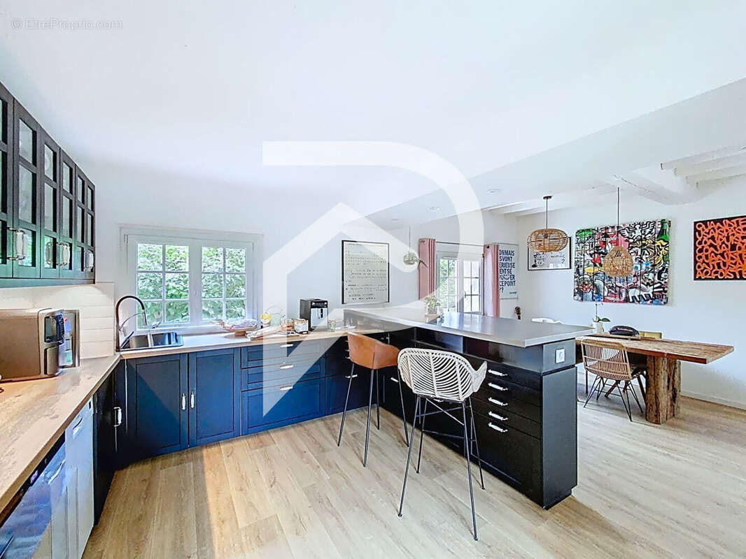 Maison à MEZIERES-EN-DROUAIS