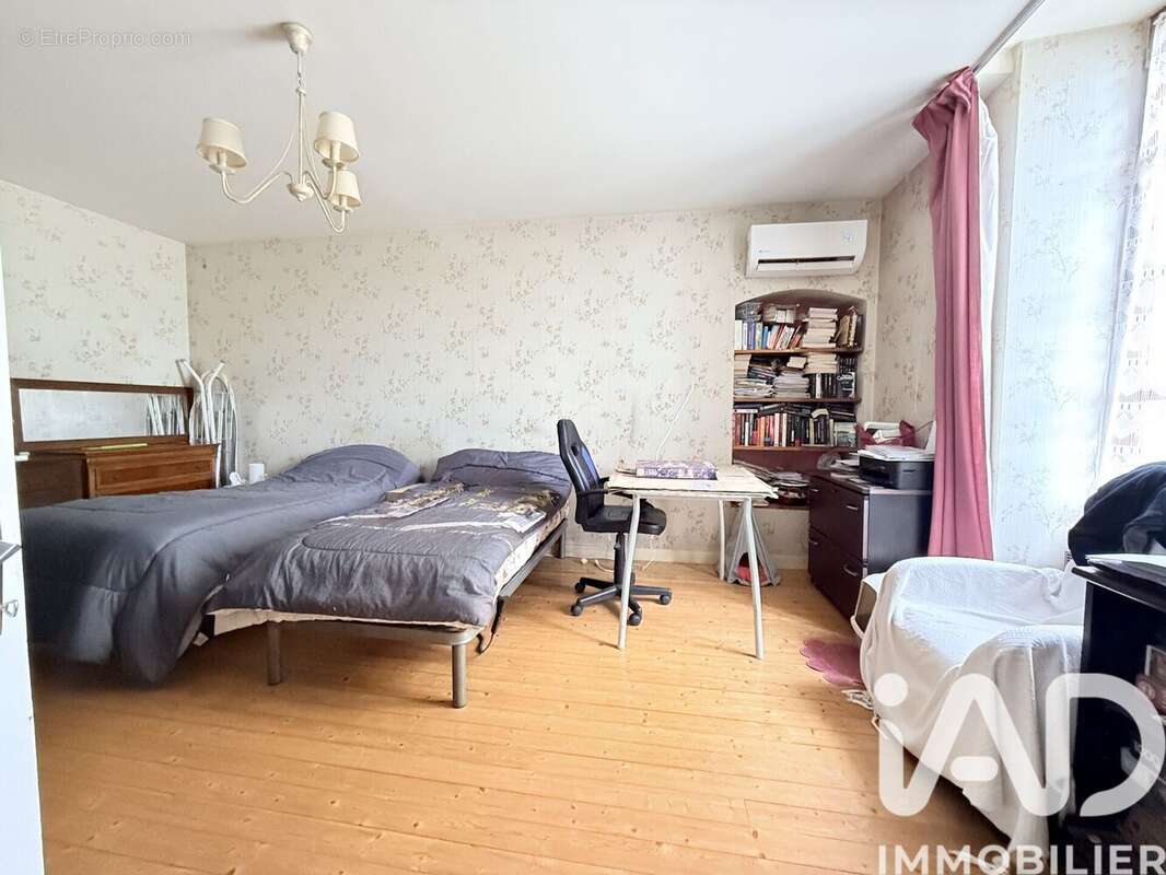 Maison 145 m² à Plassac  - photo 4