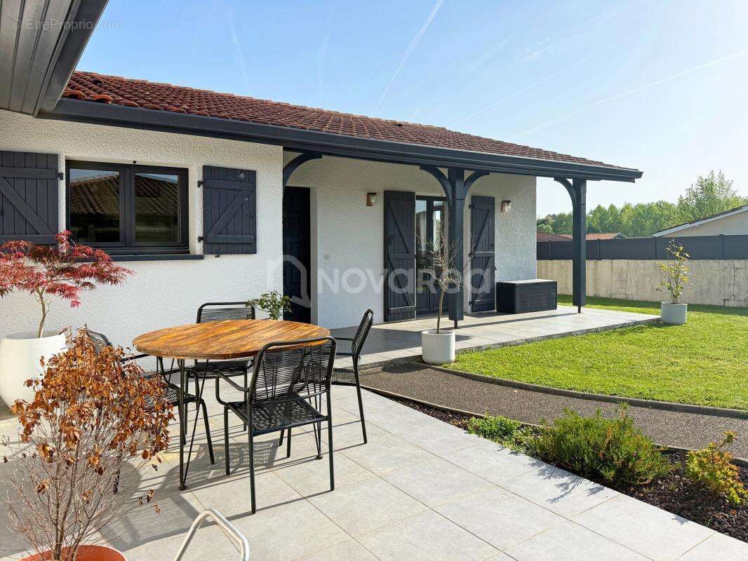 Maison à SAUBION