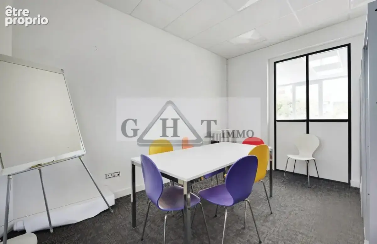 Bureaux 270 + Terrasse 200m2 à vendre Montreuil - photo 4
