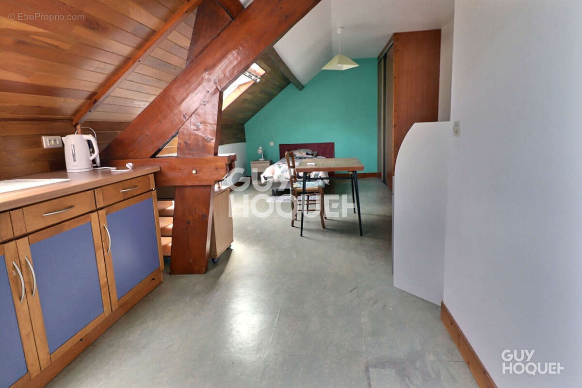 A VENDRE Villa Brétigny Sur Orge 11 pièces 247 m2 sur 1000 m² de terrain - photo 12