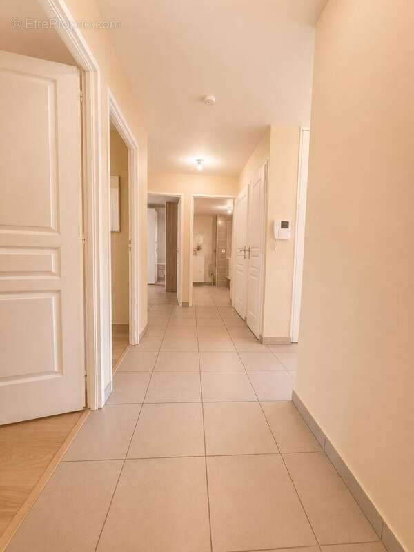 Appartement à CONTAMINE-SUR-ARVE