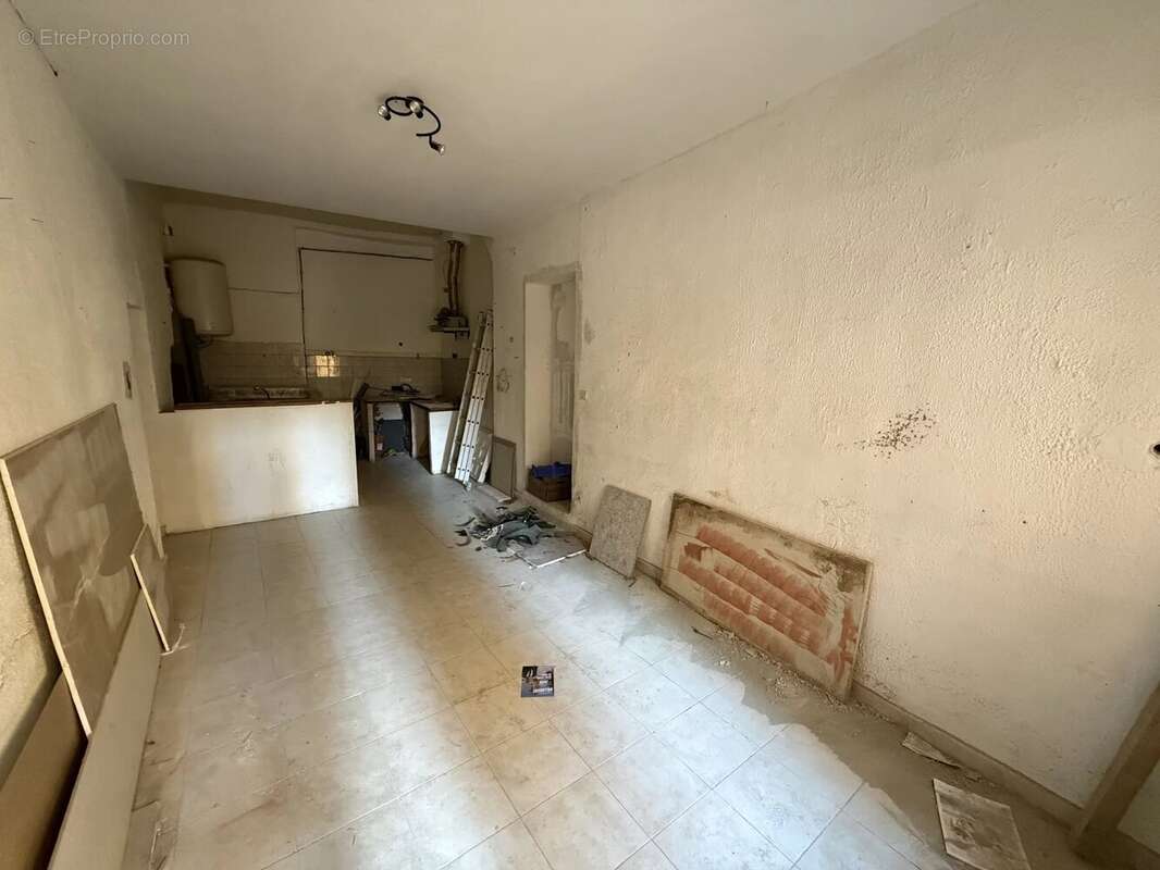 Appartement à SAINT-LAURENT-DU-VAR