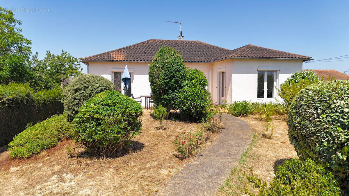 Maison à BUXEROLLES