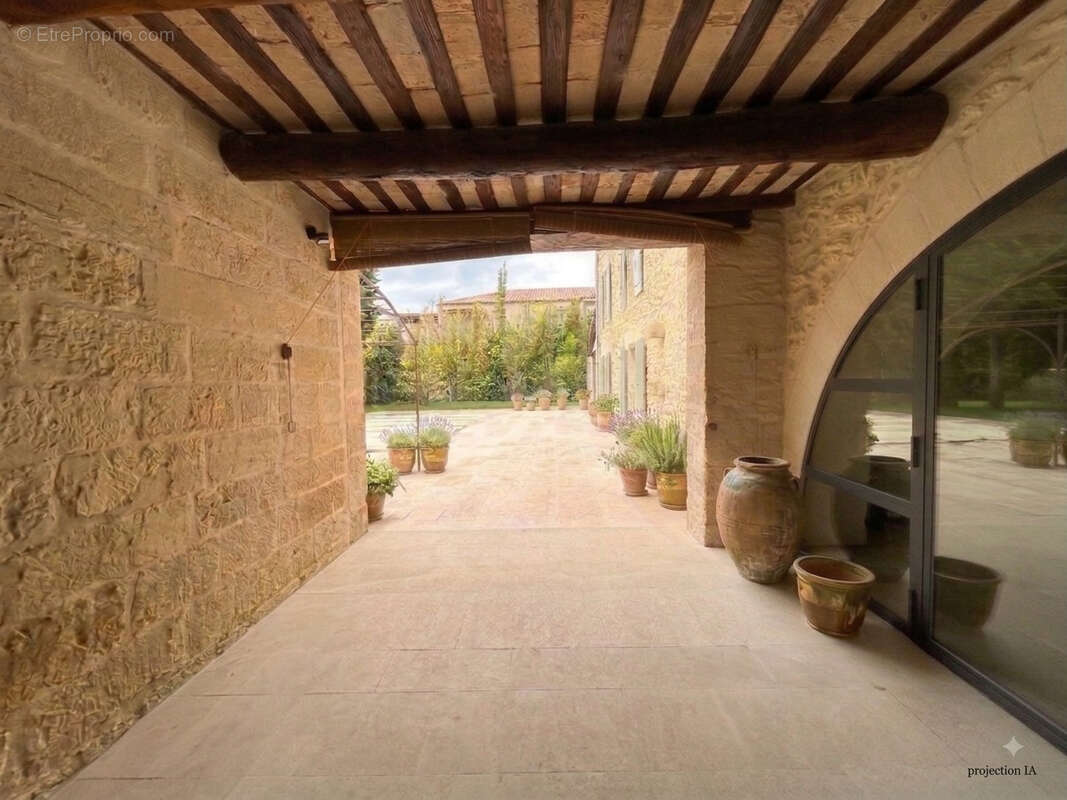 Uzès Centre Mas de caractère du XVIIIe siècle avec piscine chauffée et parc arboré - photo 4