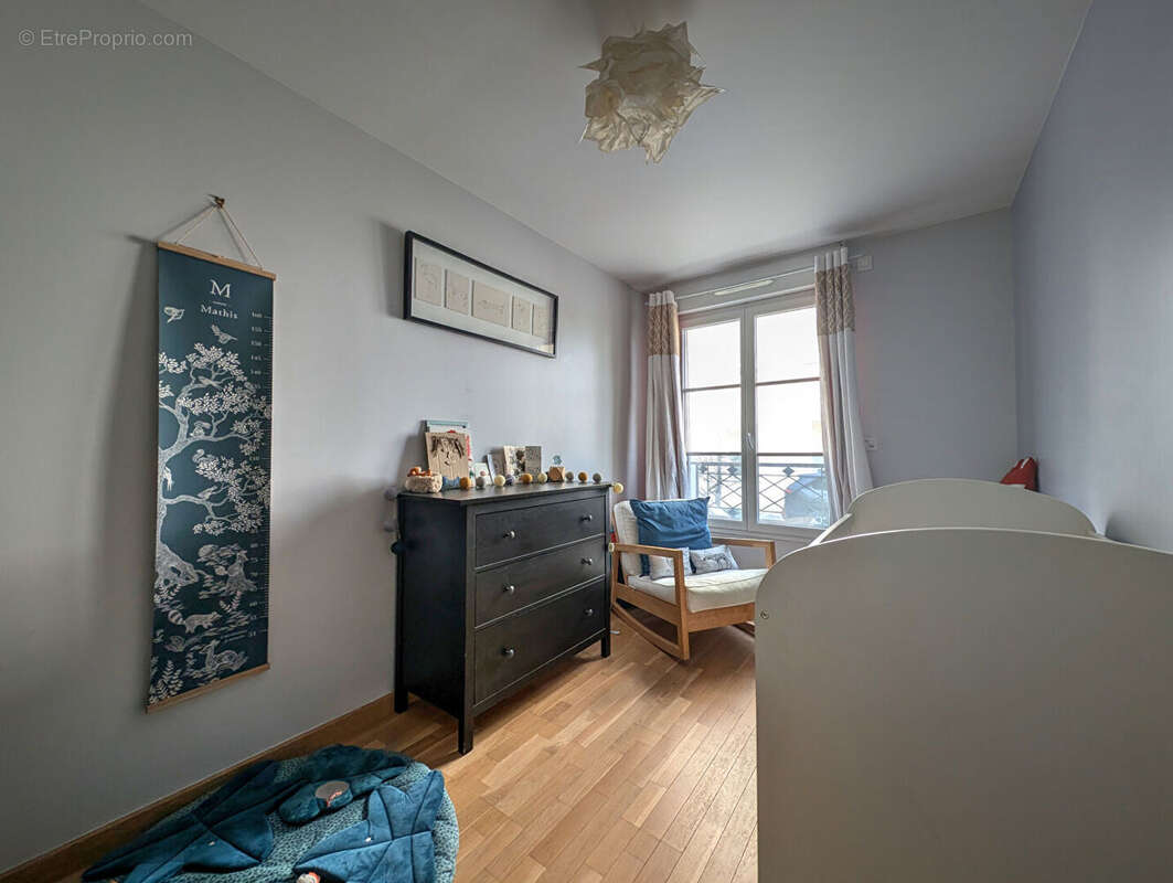 Appartement à LA GARENNE-COLOMBES