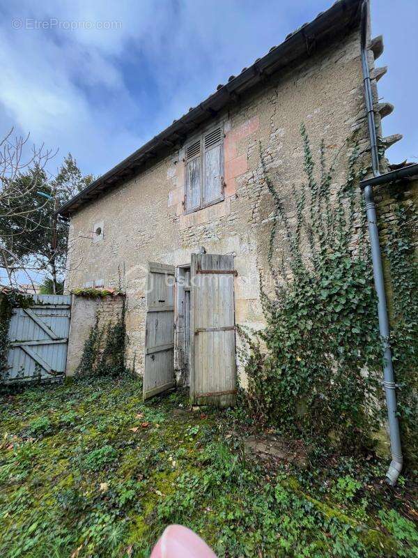 Maison à MAUZE-SUR-LE-MIGNON
