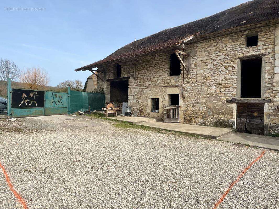 Maison à CREYS-MEPIEU