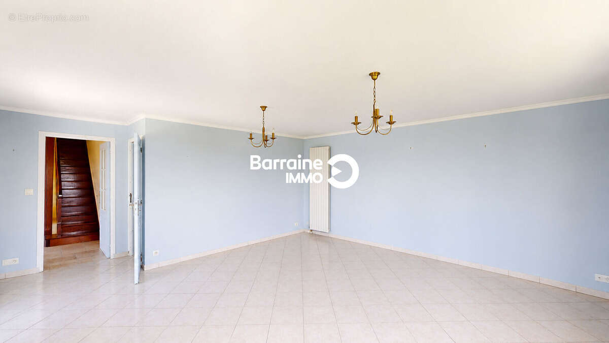EXCLUSIVITE : Propriété de 164m² avec vue mer sur un terrain de 2 020 m² - photo 6