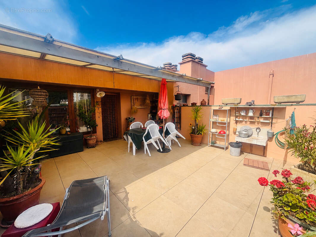 Nouveauté La Valette du Var, Appartement T5 d'environ 115 m2 en dernier étage en duplex avec terrasse de 35 m2 - photo 2
