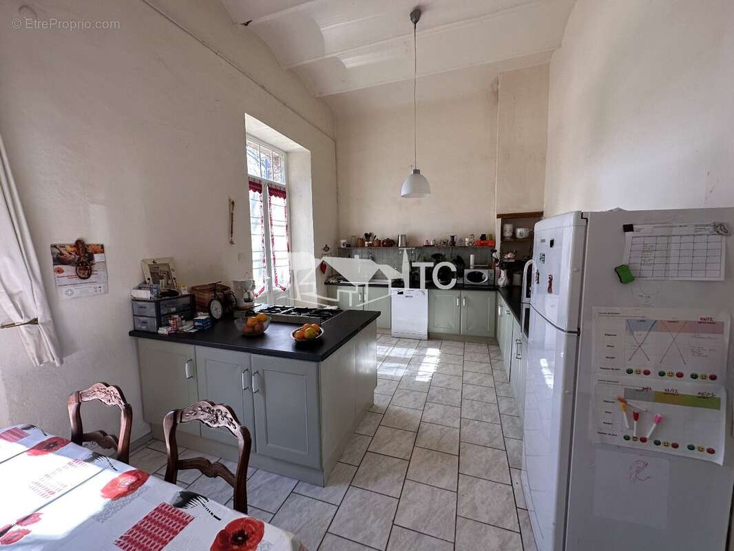 Maison ancienne de caractere avec piscine sur 3190m² de terrain - photo 7