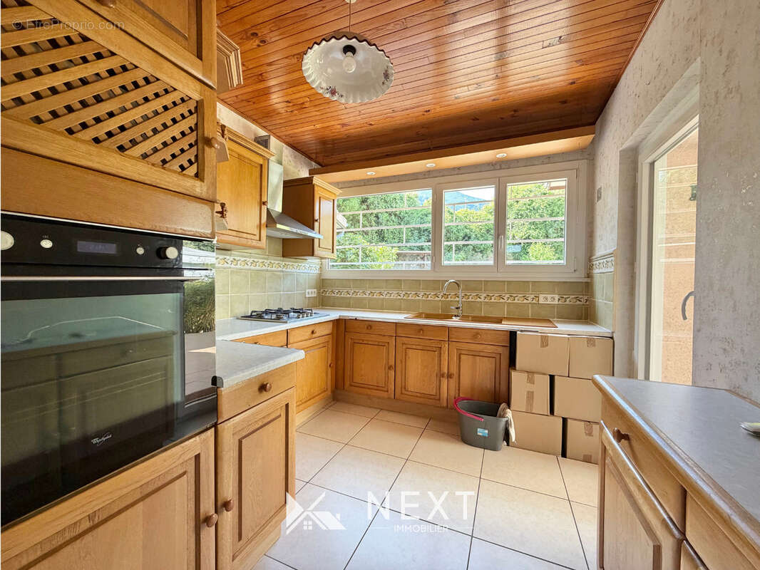 CLAIX   Maison de 103 m2, 4 chambres, jardin arboré et terrasse - photo 4