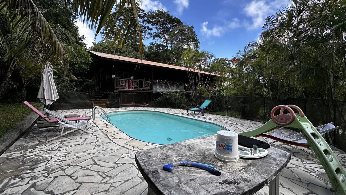 Maison à REMIRE-MONTJOLY