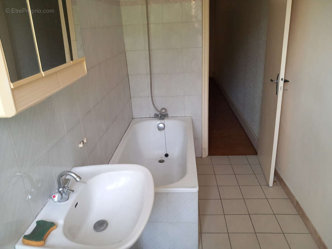 Appartement à FUMEL