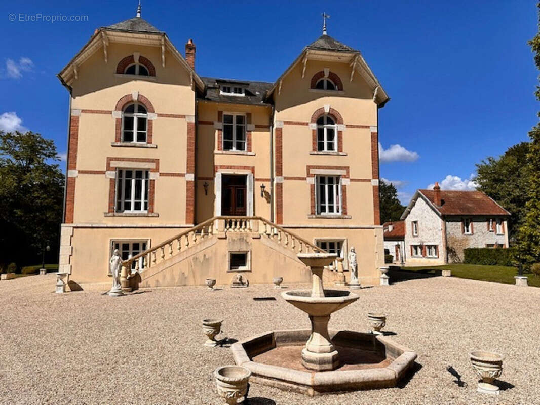 Maison à SAINTE-MONTAINE