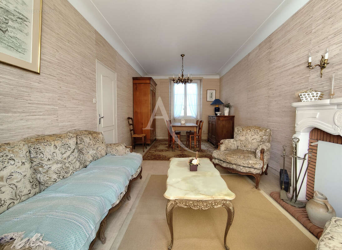 Maison de caractère au coeur du Bourg d'Olonne-sur-Mer  (5 chambres, garage, jardin) - photo 13