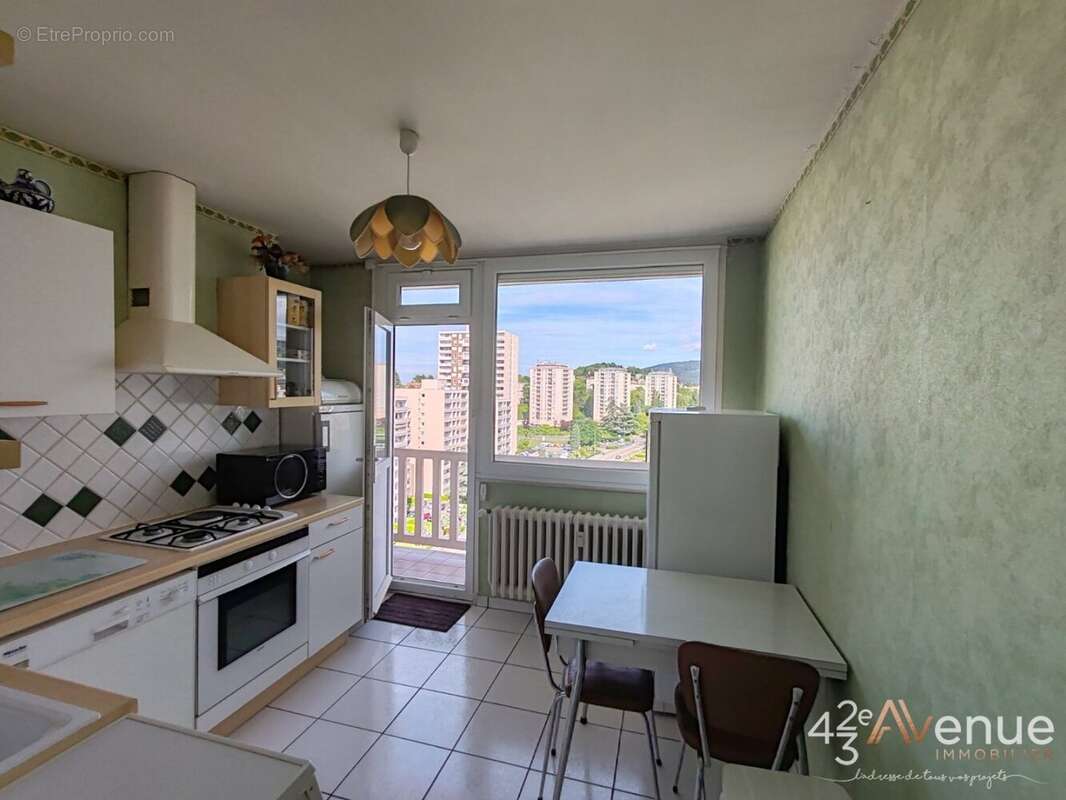 Appartement à SAINT-ETIENNE