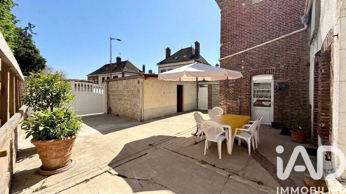 Photo 1 - Maison à ARMEAU