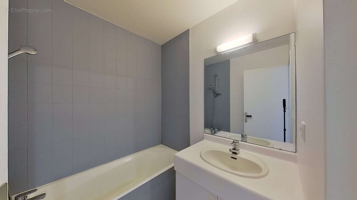 Appartement à LA GARENNE-COLOMBES