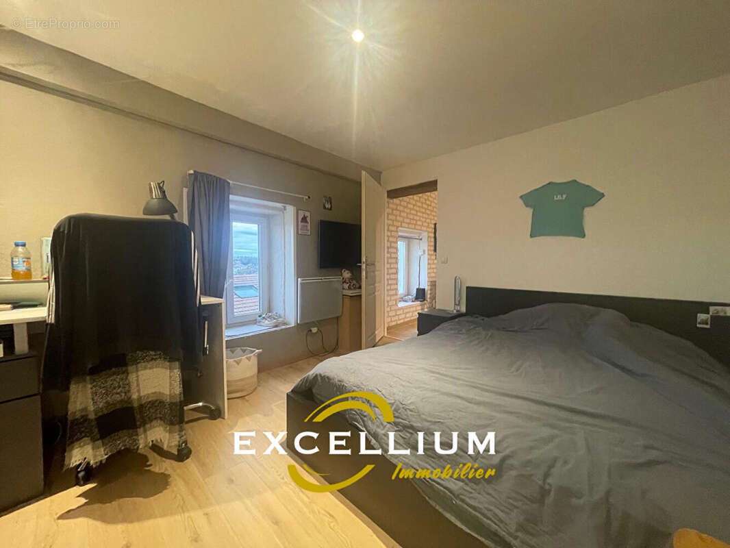 Appartement à CAILLOUX-SUR-FONTAINES