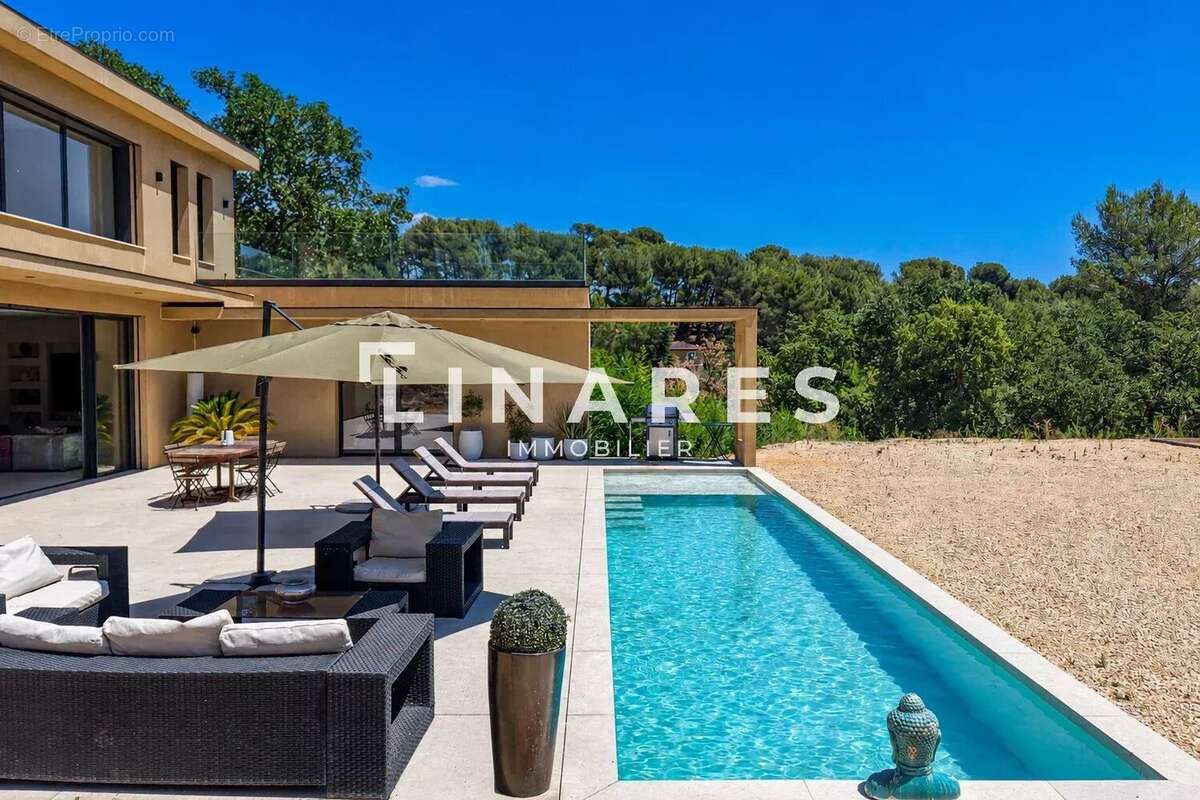 QUINTESSENCE - Villa T5 de 240m² - Garage de 115m² - Piscine - Terrain de 2900m² - 13011 EOURES - photo 4