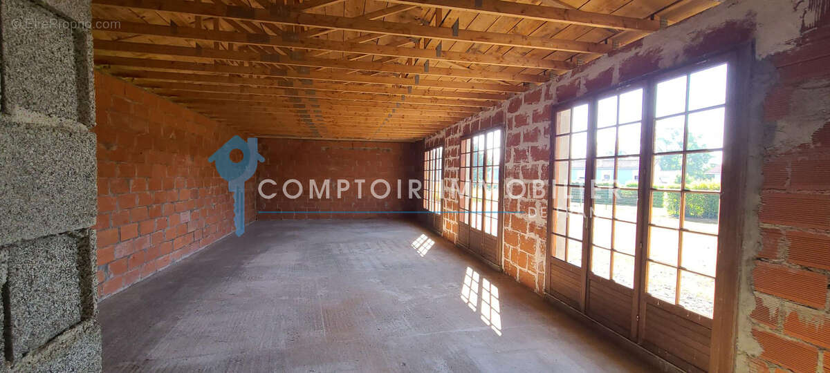 Dpt Haute Garonne 31 - A vendre Saint-Gaudens 31800 -Maison à finir de 132 m2 sur 3 niveaux + 69 m2 et un gara - photo 3