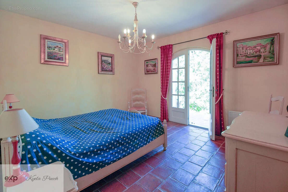 Maison au calme, en campagne, non isolée, charme provençal, terrain, piscine, annexe - Maison à ROGNES