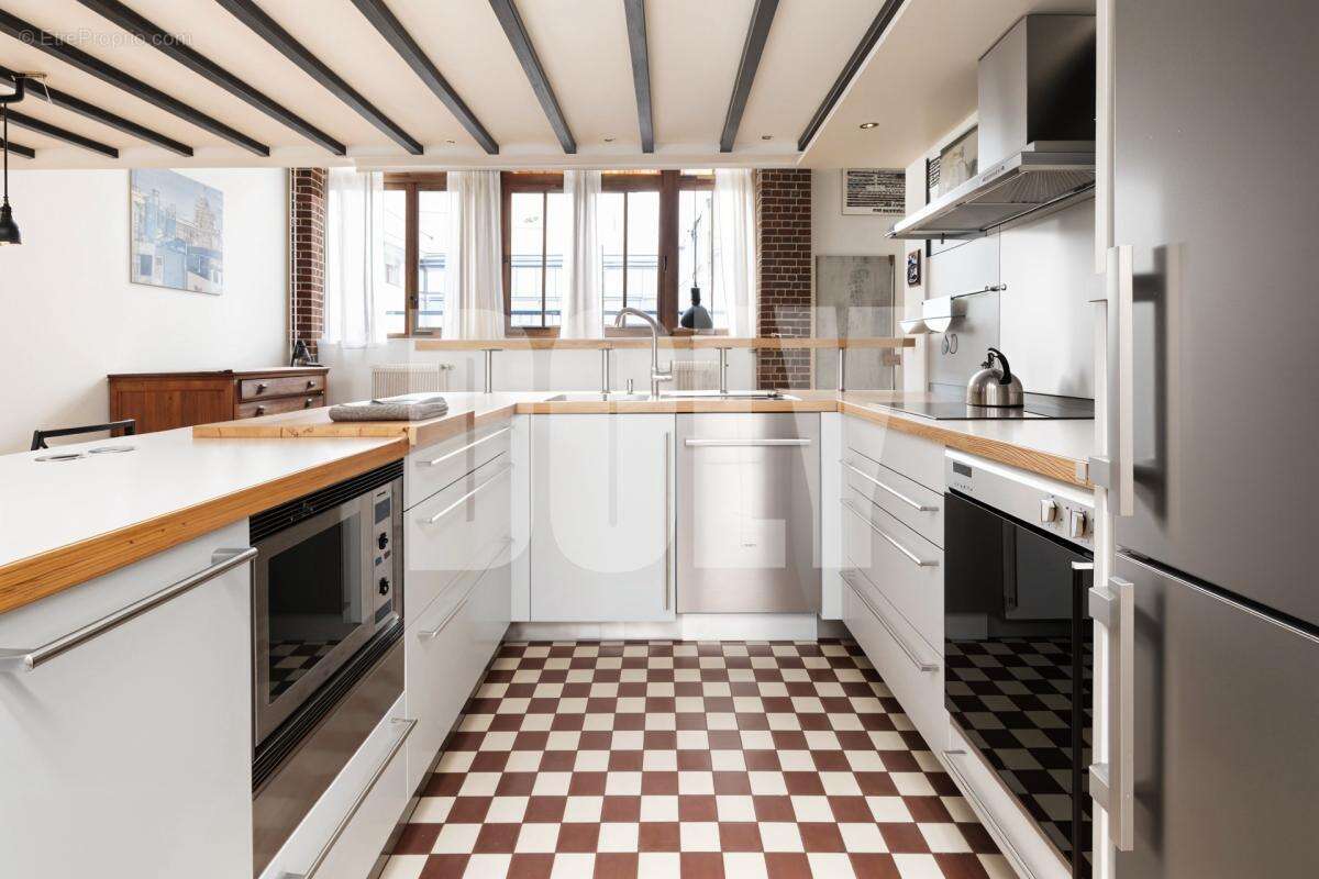 Appartement à PARIS-10E