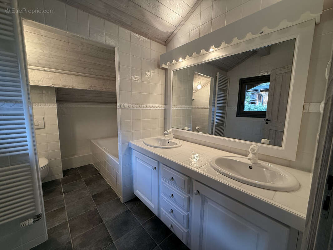 Maison à LA PERRIERE