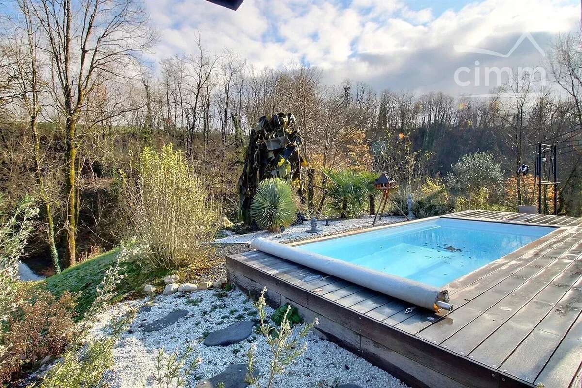 Maison à SAINT-VINCENT-DE-MERCUZE