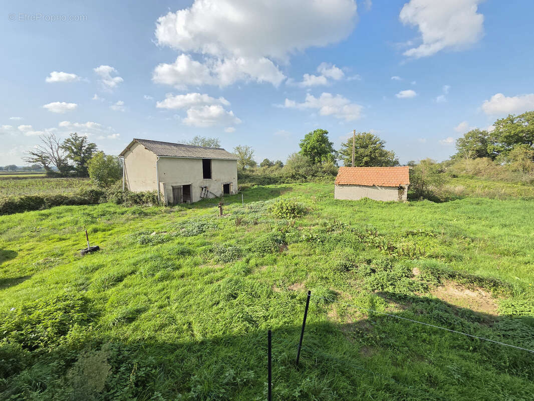 Maison à LA CHAPELLE-AUX-CHASSES