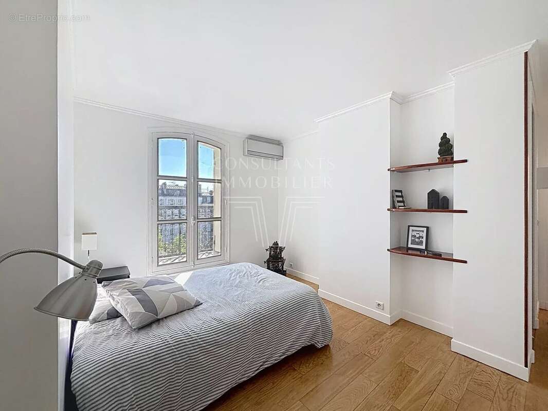 Appartement à NEUILLY-SUR-SEINE
