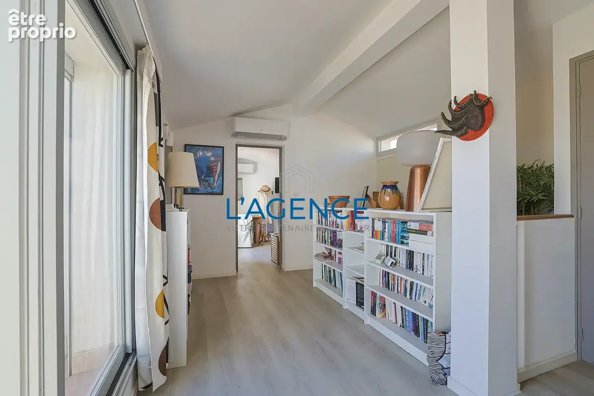 Appartement T4 de 134 m2 avec terrasse de 53m2 en dernier étage avec ascenseur au centre ville de Hyères - photo 13