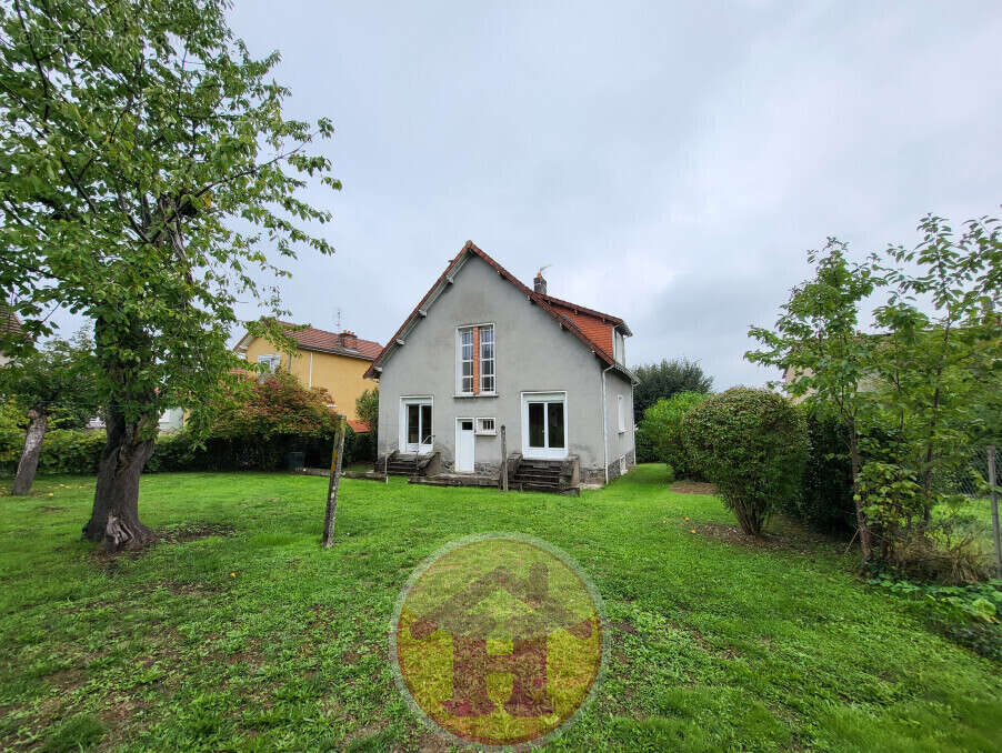 Maison à SAINT-JUNIEN