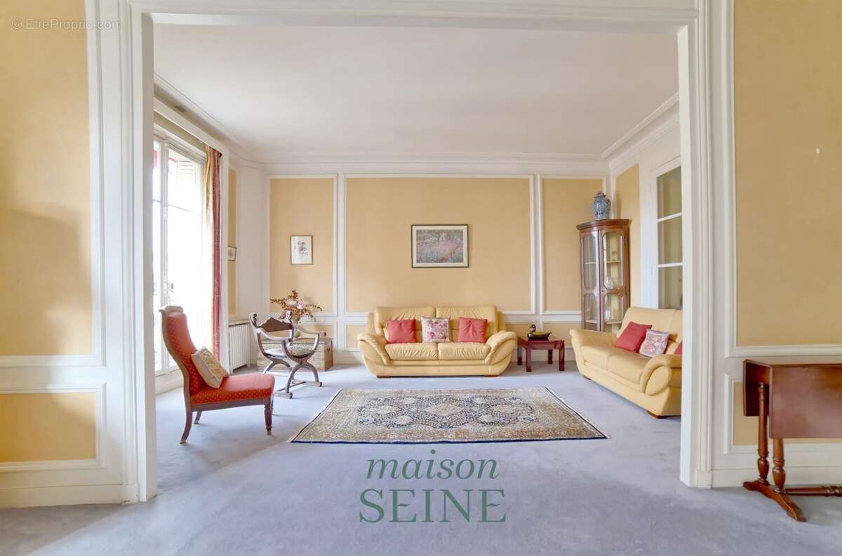 Appartement à NEUILLY-SUR-SEINE