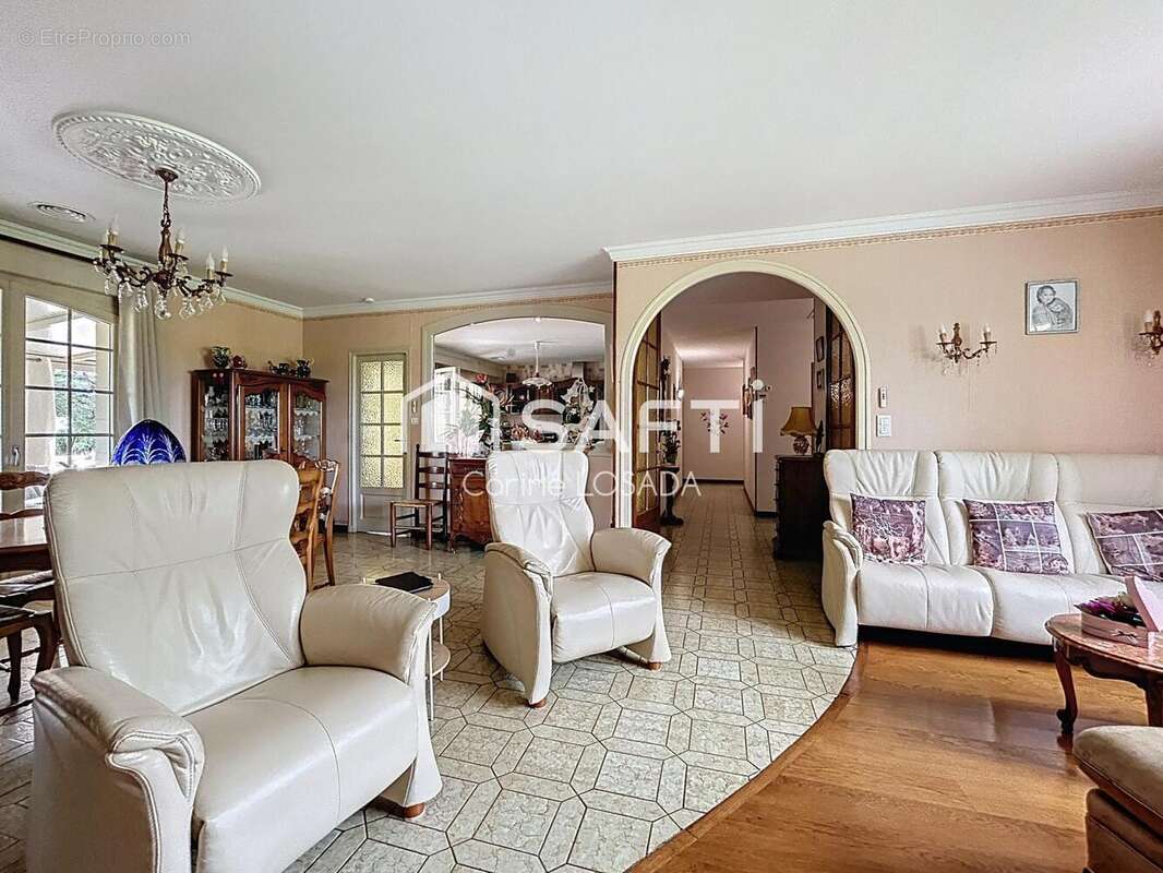 Photo 2 - Maison à LES MAGNILS-REIGNIERS