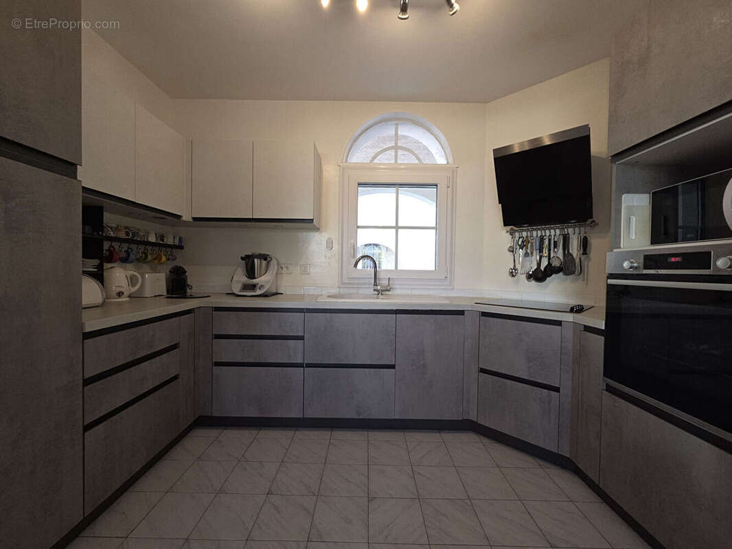 Maison à LE MEE-SUR-SEINE