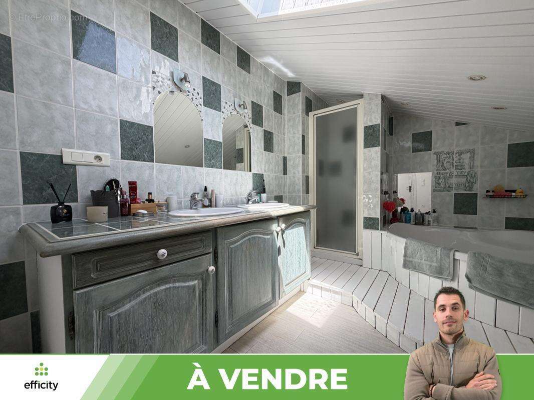 Maison 175 m² à Gizay  - photo 16