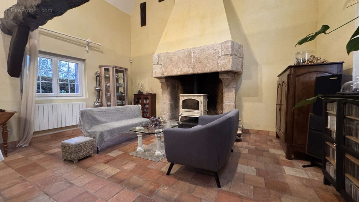 Maison à MEZIDON-CANON