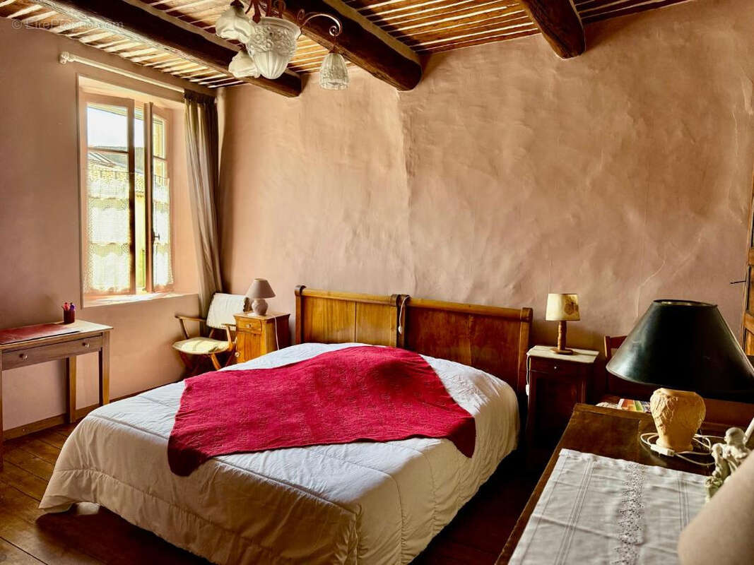 Maison à MONDRAGON