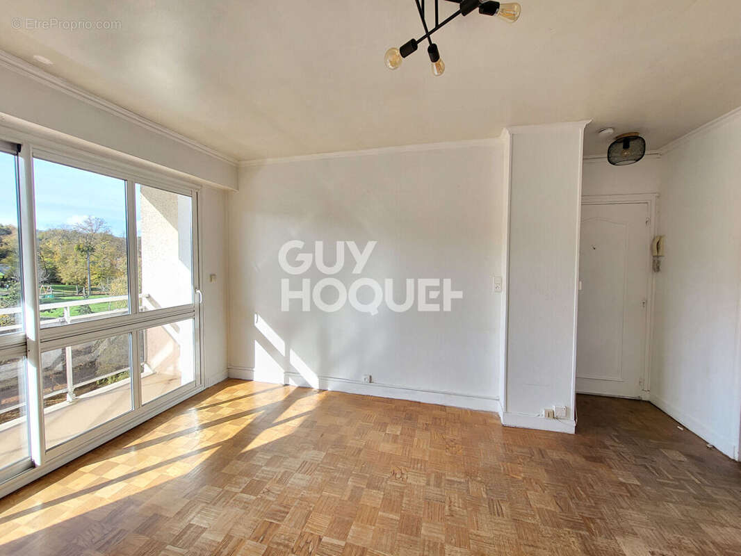 Appartement à LA CELLE-SAINT-CLOUD