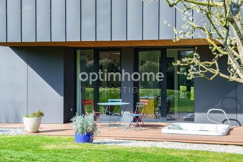 Maison à SAINT-CYR-SUR-LOIRE