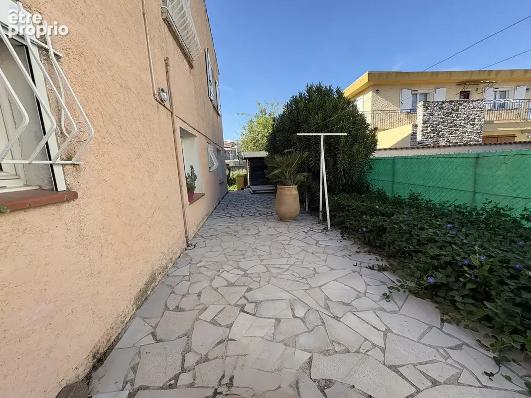 MARIGNANE , bas de villa, T3/T4, garage, jardin , terrasse - photo 9