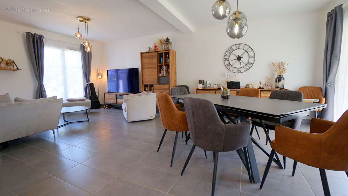 Maison à MEZIERES-SUR-SEINE