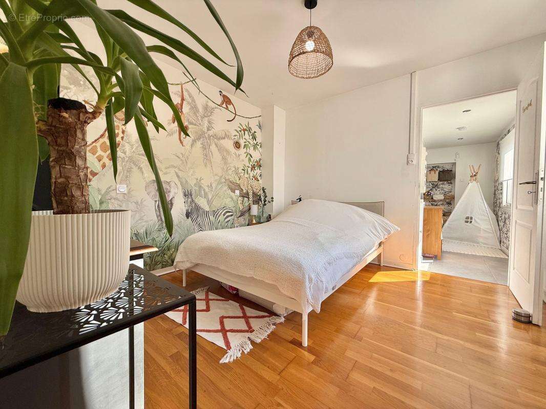 Appartement à CHENOVE