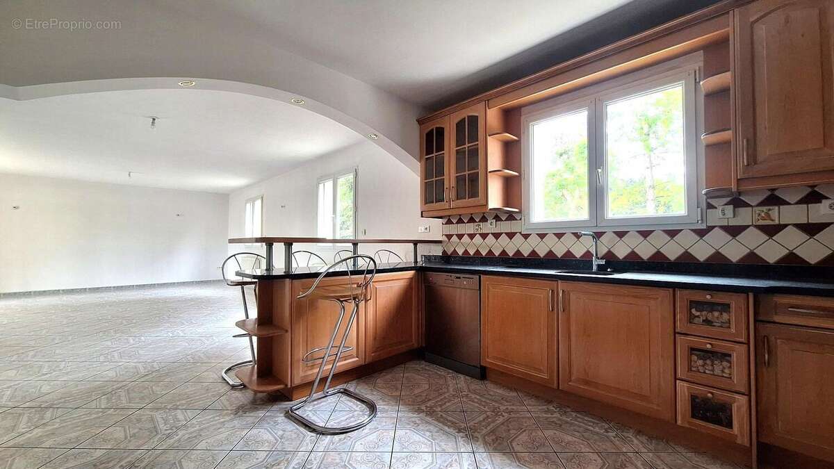 Maison à SAINTE-LUCE-SUR-LOIRE