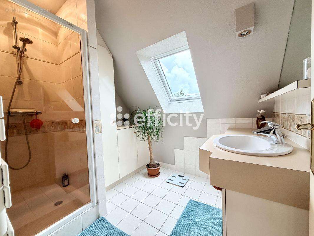 Maison 141 m² à Chateaugiron  - photo 10