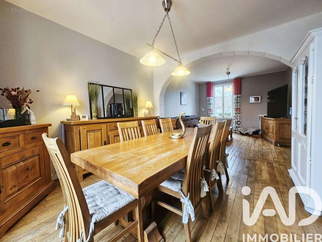 Photo 2 - Maison à MONTEREAU-FAULT-YONNE