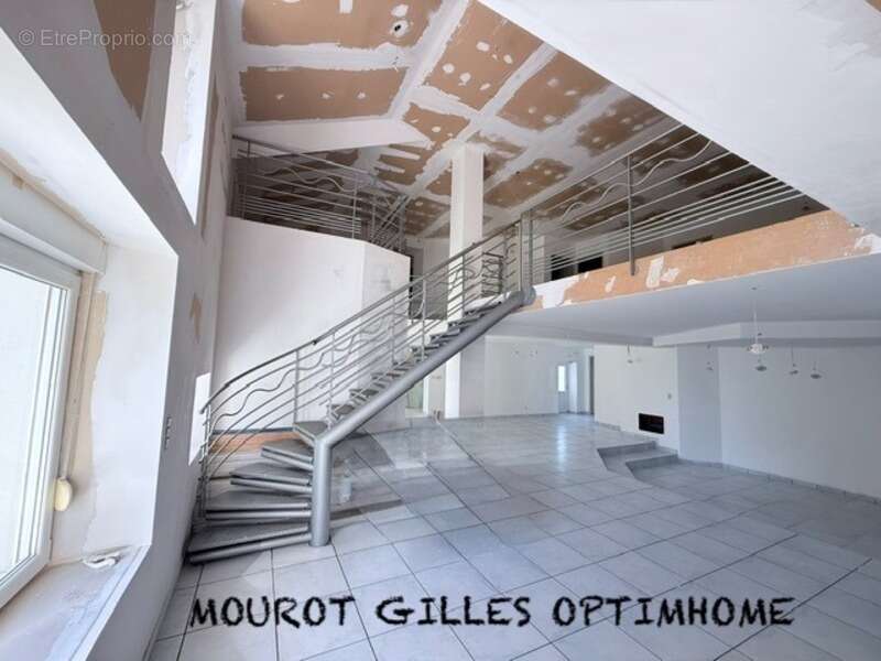 Vaste demeure de 326 m² au calme : volumes exceptionnels et potentiel unique – Proche Épinal - photo 3