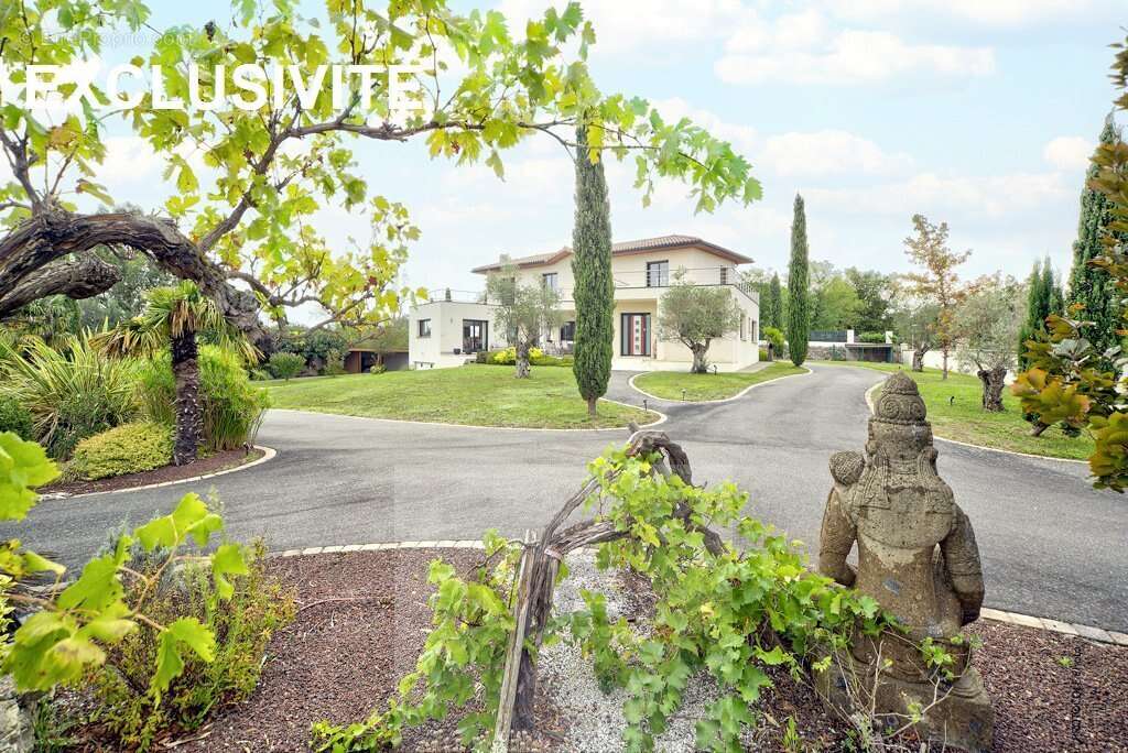 Maison à LACROIX-FALGARDE